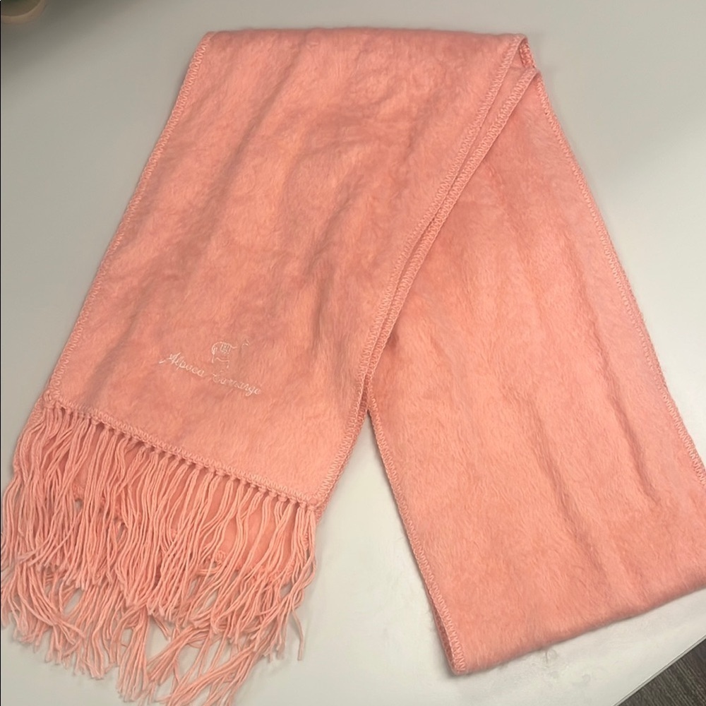 Camargo Alpaca Peachy Pink alpaca hair Scarf one size preowned